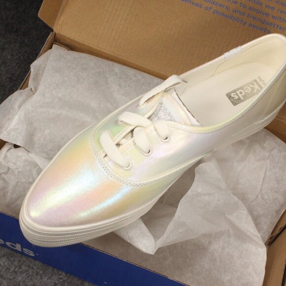Keds Metallic IridKeds escent Silver Pointed Toe Platform Women's Shoes Size 9.5 - Picture 3 of 9
